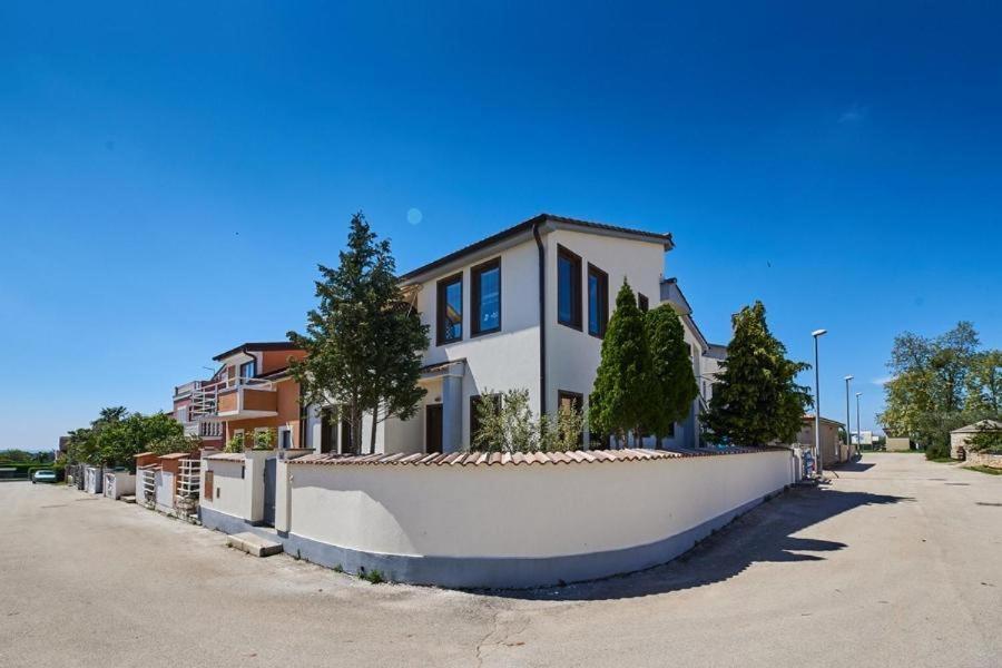 Apartment Iriska Novigrad  ภายนอก รูปภาพ